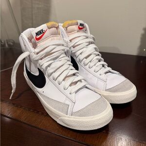 Nike Blazer Mid ‘77 size 9